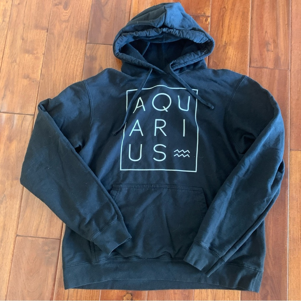 AQUARIUS black hooded sweatshirt Size LARGE Port & Company unisex hoodie Zodiac
